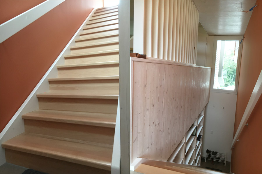 escalier-droit-construction-exotique-marches-hetre-limons-peint